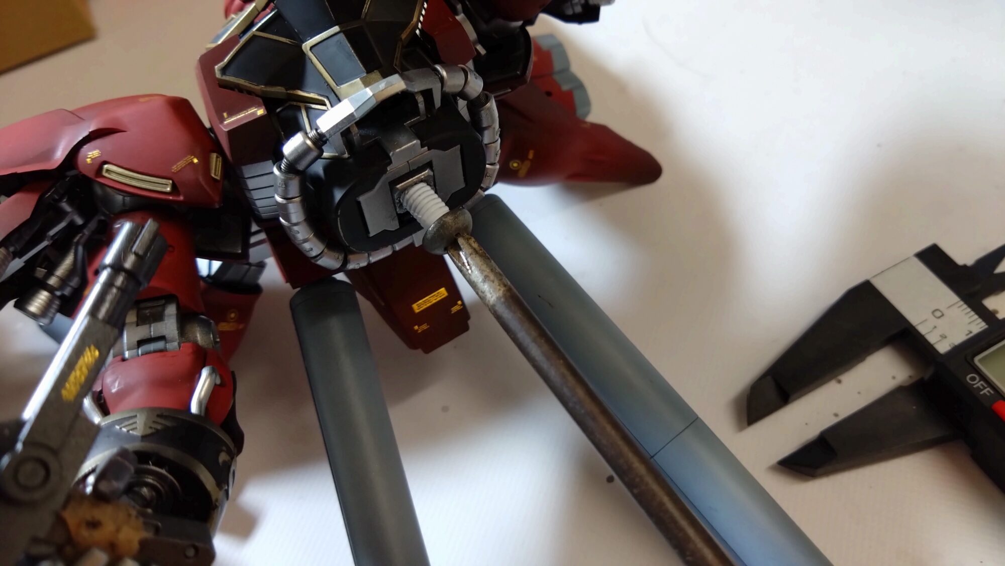 MG 1/100 シナンジュVer.kaの腰が折れるトラブル