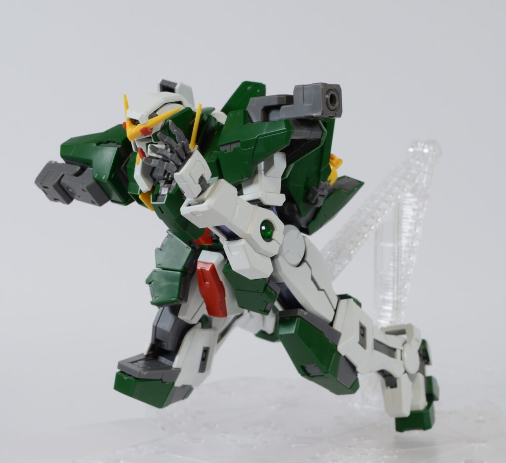 MGガンダムデュナメス素組ポージング12ジークアクス走り