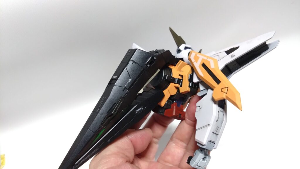 【ガンプラ】 最近スミ入れが滲んでうまくいかないことが多いので、気が付いたことをまとめます。MG 1/100 ガンダムキュリオスを塗装作成します。④の画像