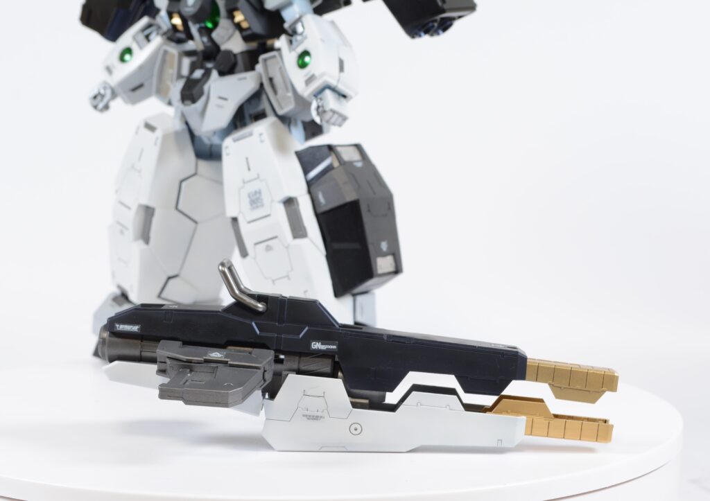 【ガンプラ】 MG 1/100 ガンダムヴァーチェ（ナドレ）を塗装作成して完成編です。⑤の画像