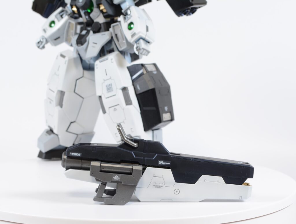 【ガンプラ】 MG 1/100 ガンダムヴァーチェ（ナドレ）を塗装作成して完成編です。⑤の画像