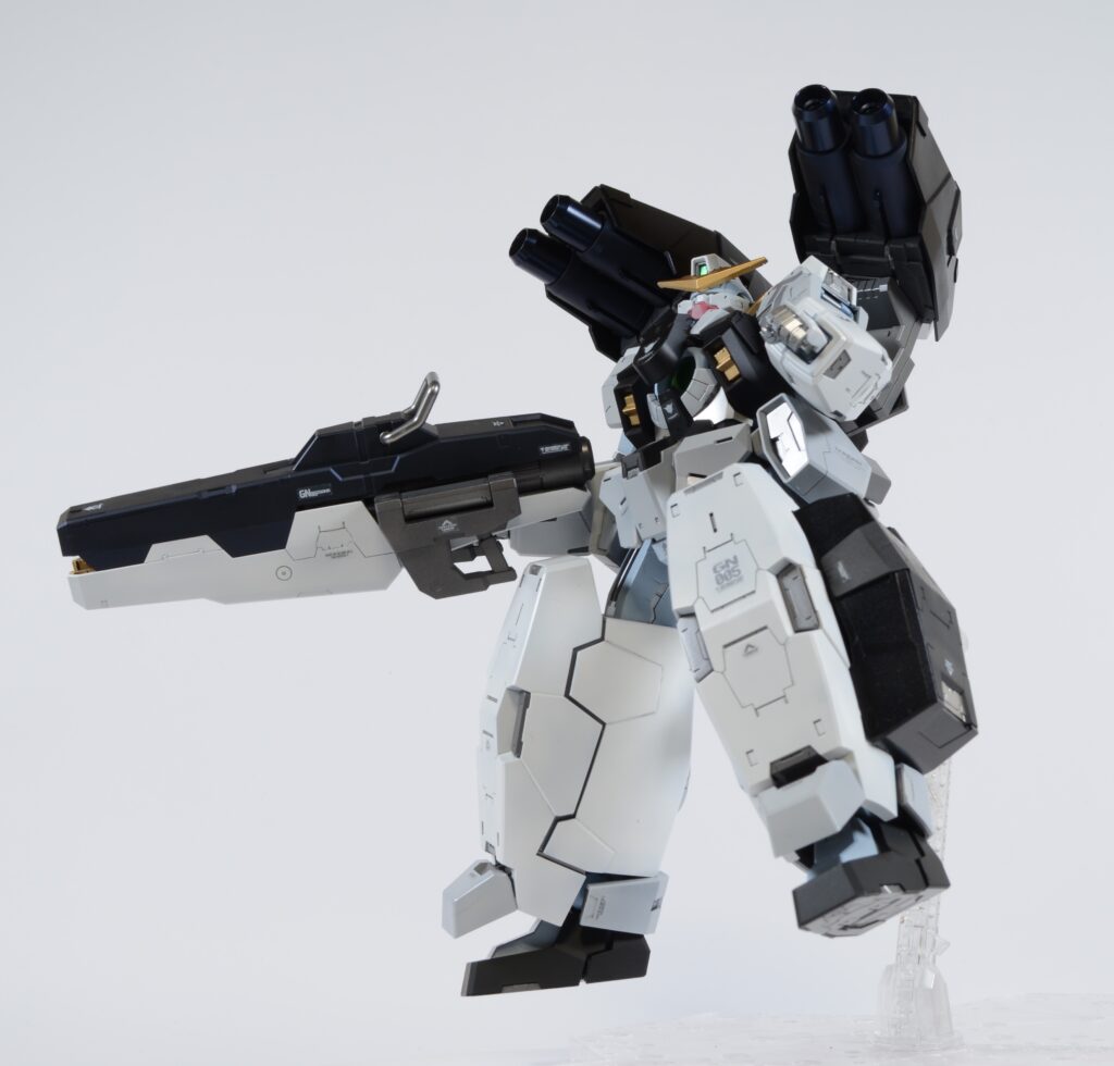 【ガンプラ】 MG 1/100 ガンダムヴァーチェ（ナドレ）を塗装作成して完成編です。⑤の画像