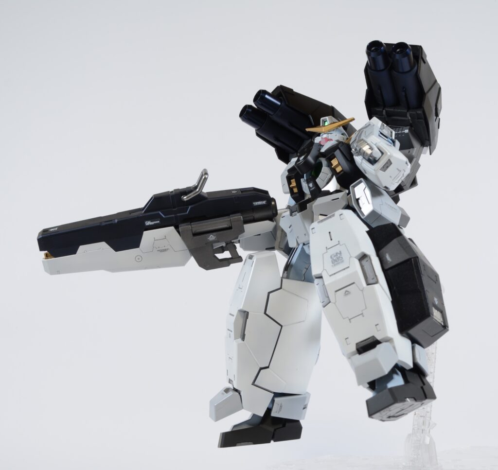 【ガンプラ】 MG 1/100 ガンダムヴァーチェ（ナドレ）を塗装作成して完成編です。⑤の画像