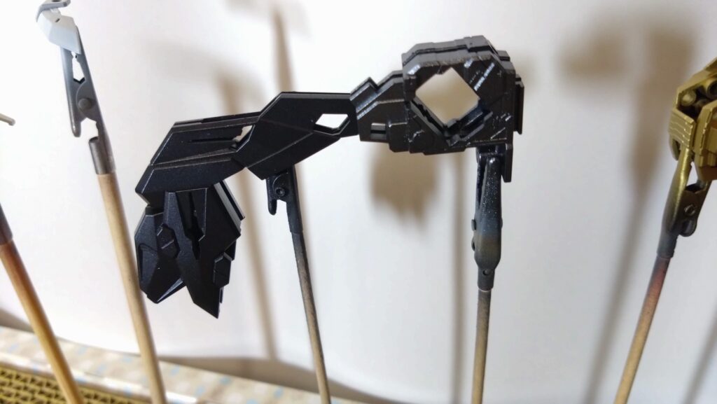 【ガンプラ】MGEXストライクフリーダムガンダムを塗装作成してレビューします。③外装パーツと、金色の内部フレームを塗装していきます。「機動戦士ガンダムSEED DESTINY（シードデスティニー）」の画像