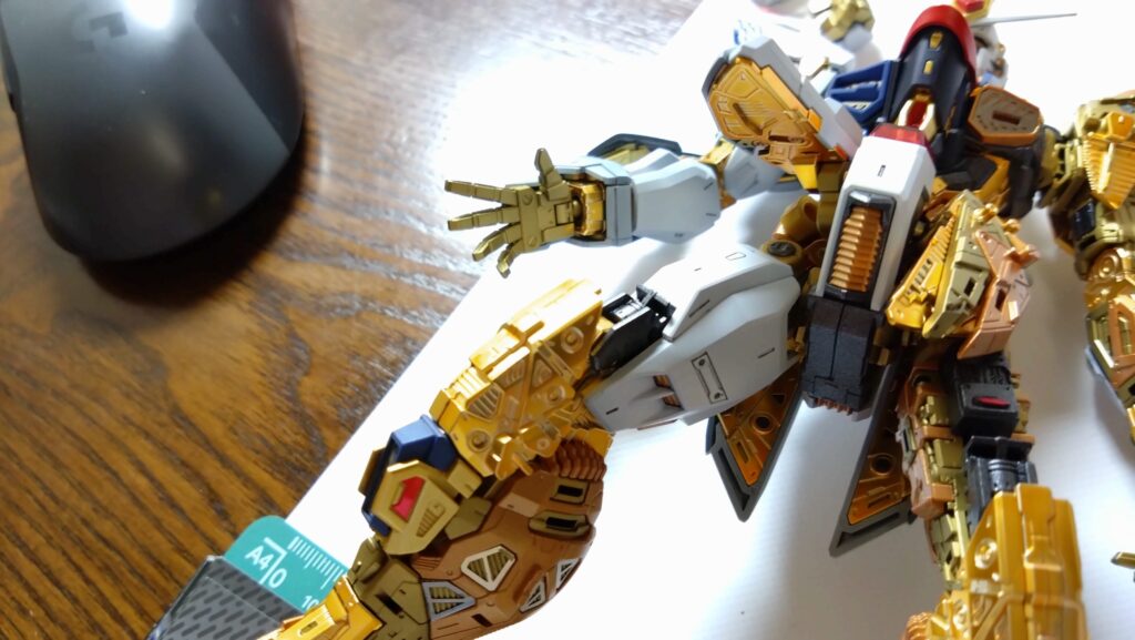 【ガンプラ】MGEXストライクフリーダムガンダムを塗装作成してレビューします。⑤黄金のフレームに外装パーツを取り付けて完成・・のはずでしたが、もう少し作業に時間をかけます。「機動戦士ガンダム SEED DESTINY（シードデスティニー）」の画像