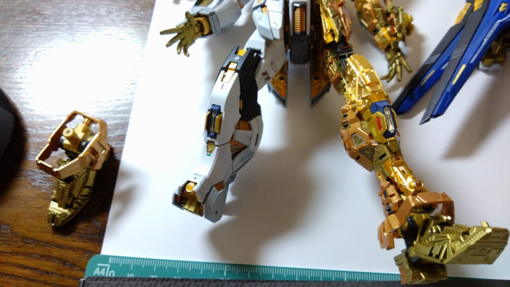 【ガンプラ】MGEXストライクフリーダムガンダムを塗装作成してレビューします。⑤黄金のフレームに外装パーツを取り付けて完成・・のはずでしたが、もう少し作業に時間をかけます。「機動戦士ガンダム SEED DESTINY（シードデスティニー）」の画像