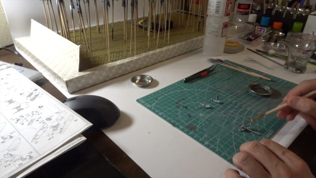 【キャラクターモデル作成】エアブラシと筆塗で、塗装します。スケールモデル初心者が、ハセガワ（Hasegawa）の1/72 VF-1 スーパー/ストライク バルキリー（ファイター形態）を作成します。⑤（劇場版 超時空要塞マクロス 愛・おぼえていますか）の画像