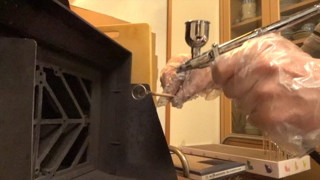 【キャラクターモデル作成】エアブラシと筆塗で、塗装します。スケールモデル初心者が、ハセガワ（Hasegawa）の1/72 VF-1 スーパー/ストライク バルキリー（ファイター形態）を作成します。⑤（劇場版 超時空要塞マクロス 愛・おぼえていますか）の画像