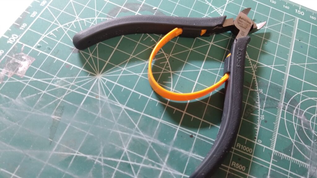 【プラモツール】高級薄刃ニッパーと各種形状のヤスリ、どちらにお金を掛けるべきか・・。タミヤ（TAMIYA）、ゴッドハンド（GodHand）、3Peaks（スリーピークス）、WAVE（ウェーブ）等ご紹介します。の画像