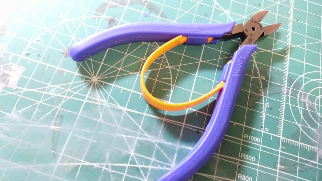 【プラモツール】高級薄刃ニッパーと各種形状のヤスリ、どちらにお金を掛けるべきか・・。タミヤ（TAMIYA）、ゴッドハンド（GodHand）、3Peaks（スリーピークス）、WAVE（ウェーブ）等ご紹介します。の画像