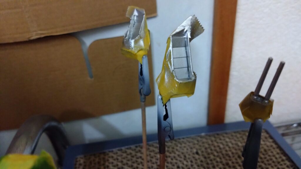 【キャラクターモデル作成】エアブラシと筆塗で、塗装します。スケールモデル初心者が、ハセガワ（Hasegawa）の1/72 VF-1 スーパー/ストライク バルキリー（ファイター形態）を作成します。⑤（劇場版 超時空要塞マクロス 愛・おぼえていますか）の画像