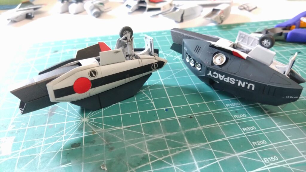 最終組み立てで完成です。スケールモデル初心者が、ハセガワ（Hasegawa）の1/72 VF-1 スーパー/ストライク バルキリー（ファイター形態）を作成します。⑧（劇場版 超時空要塞マクロス 愛・おぼえていますか）の画像