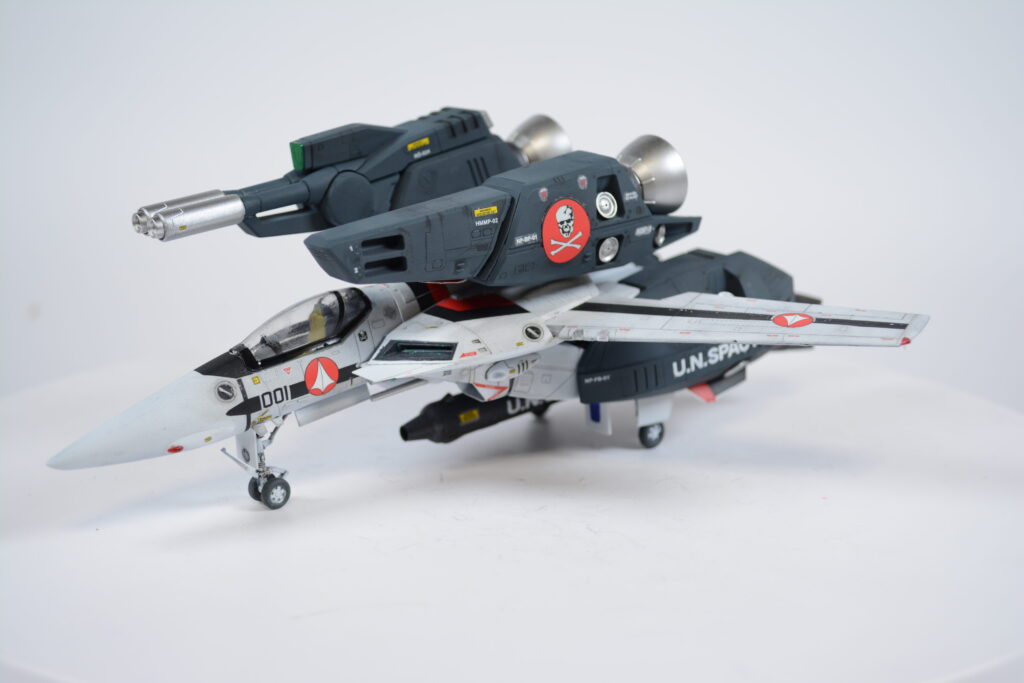 完成編。スケールモデル初心者が、ハセガワ（Hasegawa）の1/72 VF-1 スーパー/ストライク バルキリー（ファイター形態）を作成します。⑨（劇場版 超時空要塞マクロス 愛・おぼえていますか）の画像