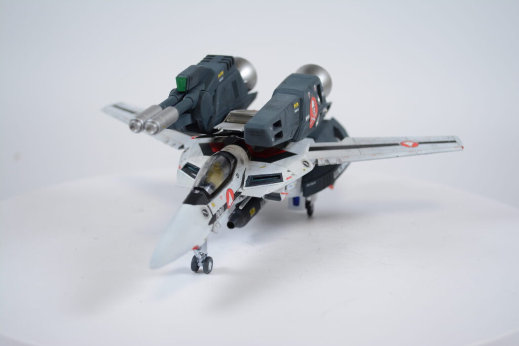 完成編。スケールモデル初心者が、ハセガワ（Hasegawa）の1/72 VF-1 スーパー/ストライク バルキリー（ファイター形態）を作成します。⑨（劇場版 超時空要塞マクロス 愛・おぼえていますか）の画像