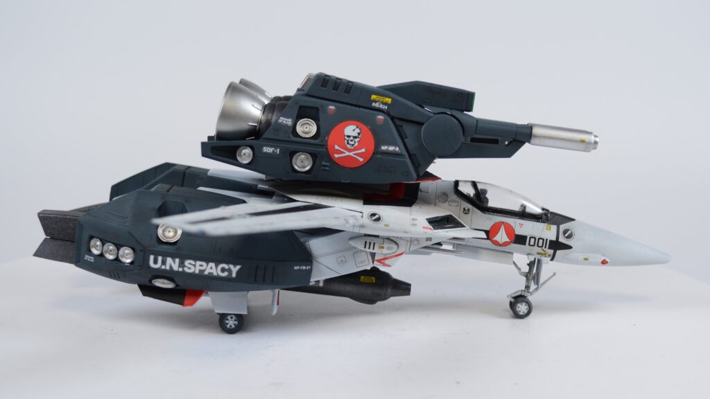 完成編。スケールモデル初心者が、ハセガワ（Hasegawa）の1/72 VF-1 スーパー/ストライク バルキリー（ファイター形態）を作成します。⑨（劇場版 超時空要塞マクロス 愛・おぼえていますか）の画像