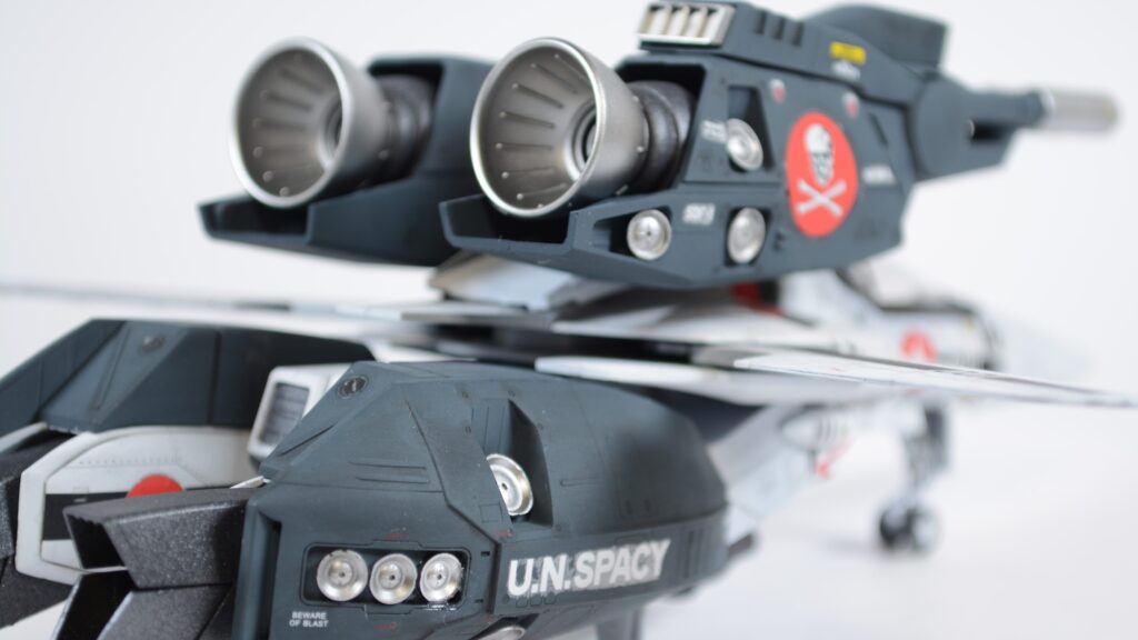 完成編。スケールモデル初心者が、ハセガワ（Hasegawa）の1/72 VF-1 スーパー/ストライク バルキリー（ファイター形態）を作成します。⑨（劇場版 超時空要塞マクロス 愛・おぼえていますか）の画像