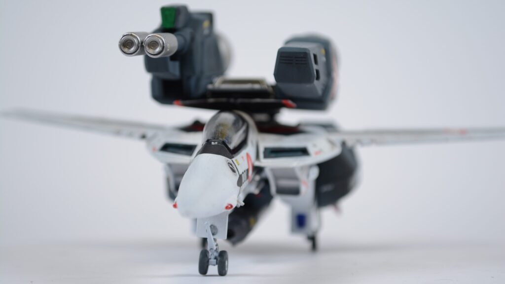 完成編。スケールモデル初心者が、ハセガワ（Hasegawa）の1/72 VF-1 スーパー/ストライク バルキリー（ファイター形態）を作成します。⑨（劇場版 超時空要塞マクロス 愛・おぼえていますか）の画像