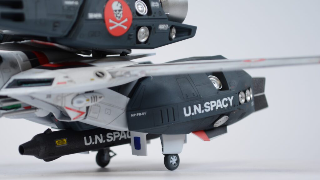 完成編。スケールモデル初心者が、ハセガワ（Hasegawa）の1/72 VF-1 スーパー/ストライク バルキリー（ファイター形態）を作成します。⑨（劇場版 超時空要塞マクロス 愛・おぼえていますか）の画像