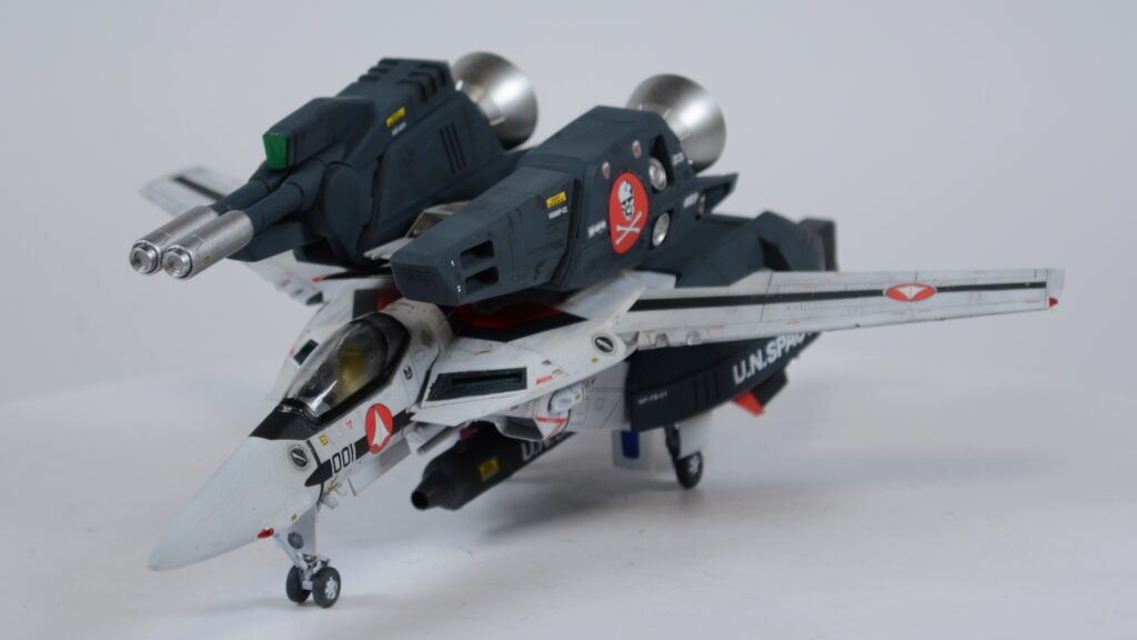 完成編。スケールモデル初心者が、ハセガワ（Hasegawa）の1/72 VF-1 スーパー/ストライク バルキリー（ファイター形態）を作成します。⑨（劇場版 超時空要塞マクロス 愛・おぼえていますか）の画像