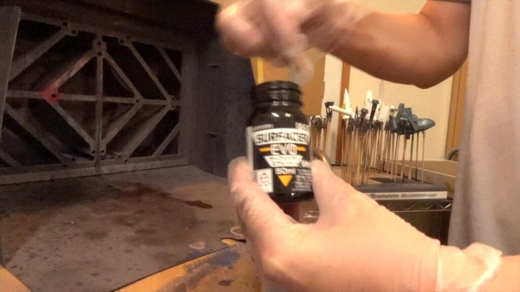 【キャラクターモデル作成】エアブラシと筆塗で、塗装します。スケールモデル初心者が、ハセガワ（Hasegawa）の1/72 VF-1 スーパー/ストライク バルキリー（ファイター形態）を作成します。⑤（劇場版 超時空要塞マクロス 愛・おぼえていますか）の画像