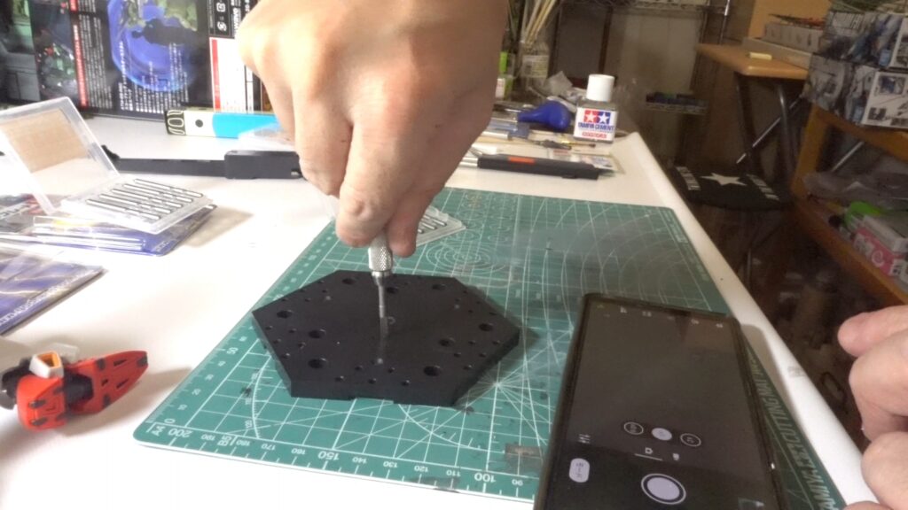 【プラモデル改造】ゴッドハンド（Godhand）のスピンモールドで円形（丸型）のディティールを追加しますの画像