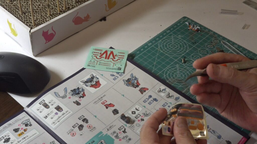 HG 1/144 GQuuuuuuX「機動戦士Gundam GQuuuuuuX（機動戦士ガンダム ジークアクス」を塗装作成します。③デカールを貼り付けてトップコートを行いますの画像