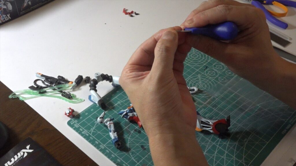 HG 1/144 GQuuuuuuX「機動戦士Gundam GQuuuuuuX（機動戦士ガンダム ジークアクス」を塗装作成します。②仮組品を分解して塗装していきますの画像