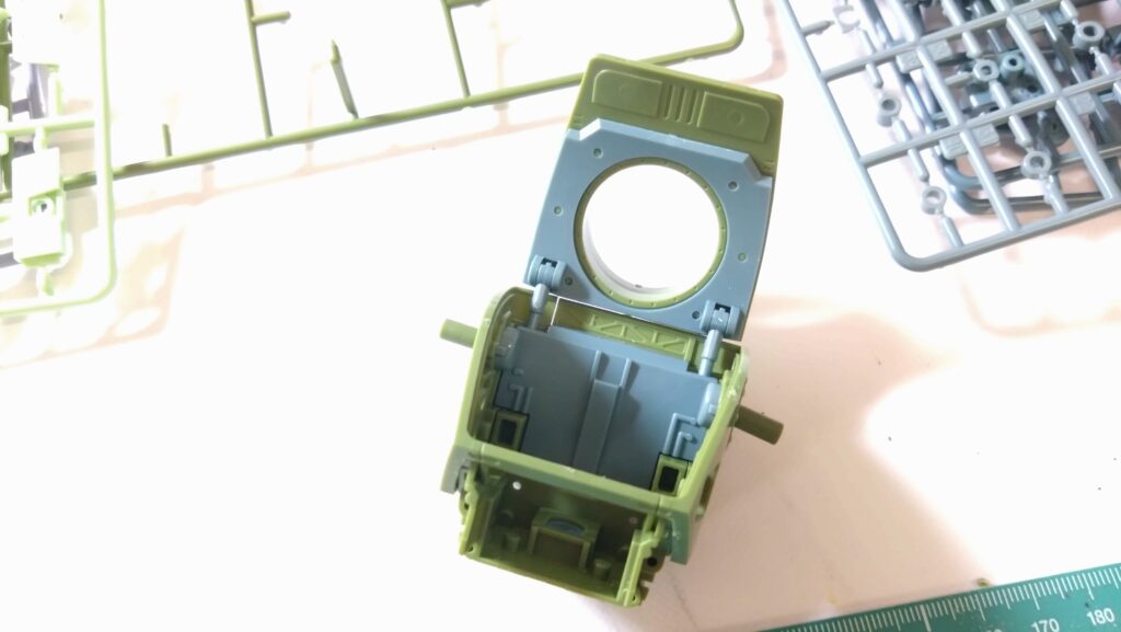 スコープドッグをウォッシングやチッピングで汚して完成させます。①ウェーブ（WAVE）の1/24スケール スコープドッグ レッドショルダーカスタムをイメージ通りに仕上げます。（装甲騎兵ボトムズ）の画像