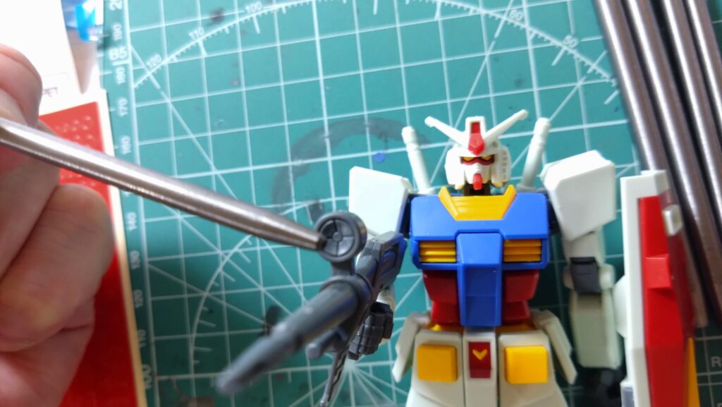 穴あけポンチは使えるのか？プラモデル用のメタリックシール加工ツールとして使ってみました。（Drawheart製10サイズセット工具）の画像