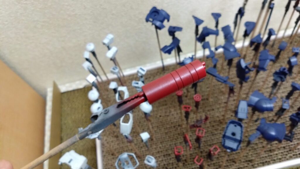 マックスファクトリー1/72 コンバットアーマー ダグラム Ver.GT （太陽の牙 ダグラム）を塗装作成します。③塗装していきますの画像