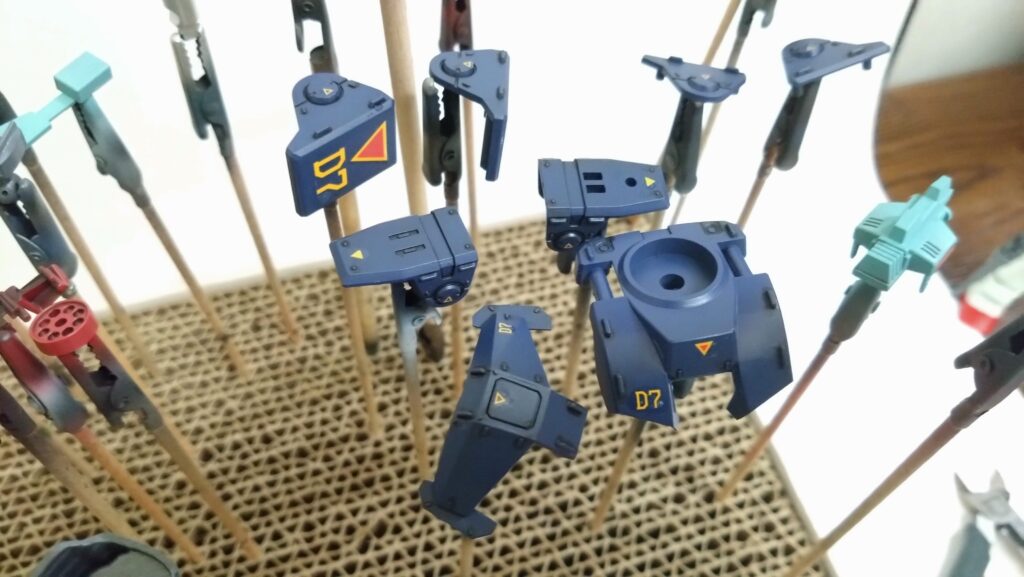 マックスファクトリー1/72 コンバットアーマー ダグラム Ver.GT （太陽の牙 ダグラム）を塗装作成します。④スミ入れと、デカールを貼り付けますの画像