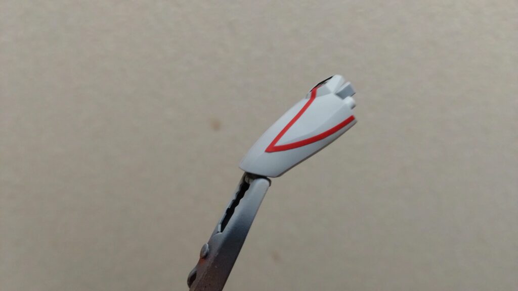 HG 1/144 GQuuuuuuX「機動戦士Gundam GQuuuuuuX（機動戦士ガンダム ジークアクス」を塗装作成します。③デカールを貼り付けてトップコートを行いますの画像