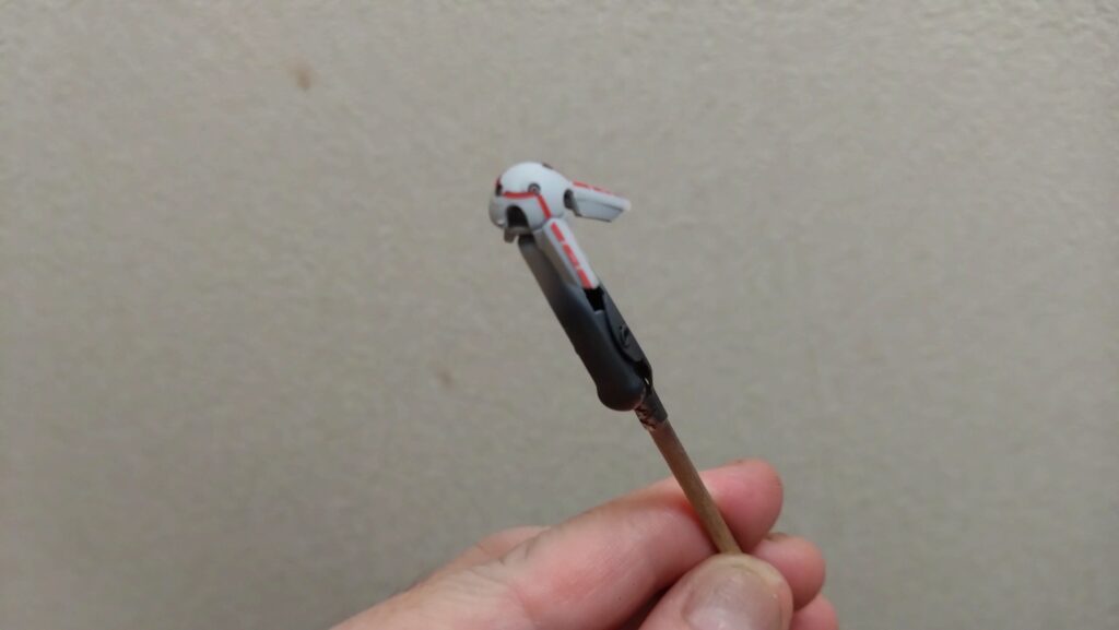 HG 1/144 GQuuuuuuX「機動戦士Gundam GQuuuuuuX（機動戦士ガンダム ジークアクス」を塗装作成します。③デカールを貼り付けてトップコートを行いますの画像