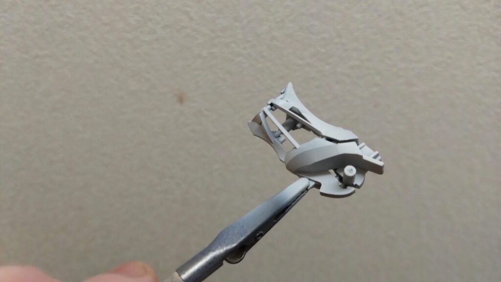 HG 1/144 GQuuuuuuX「機動戦士Gundam GQuuuuuuX（機動戦士ガンダム ジークアクス」を塗装作成します。③デカールを貼り付けてトップコートを行いますの画像