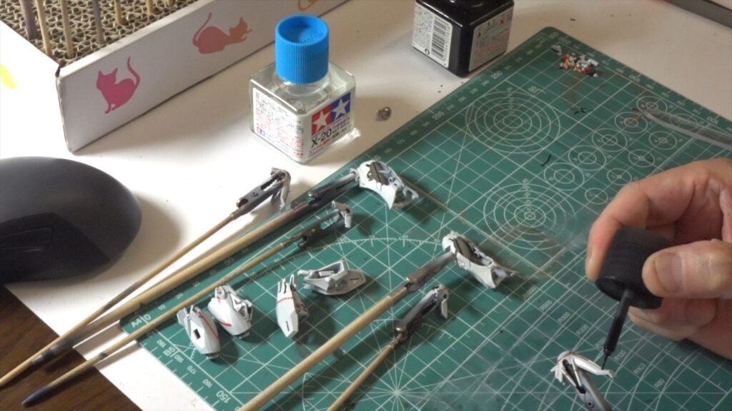 HG 1/144 GQuuuuuuX「機動戦士Gundam GQuuuuuuX（機動戦士ガンダム ジークアクス」を塗装作成します。③デカールを貼り付けてトップコートを行いますの画像