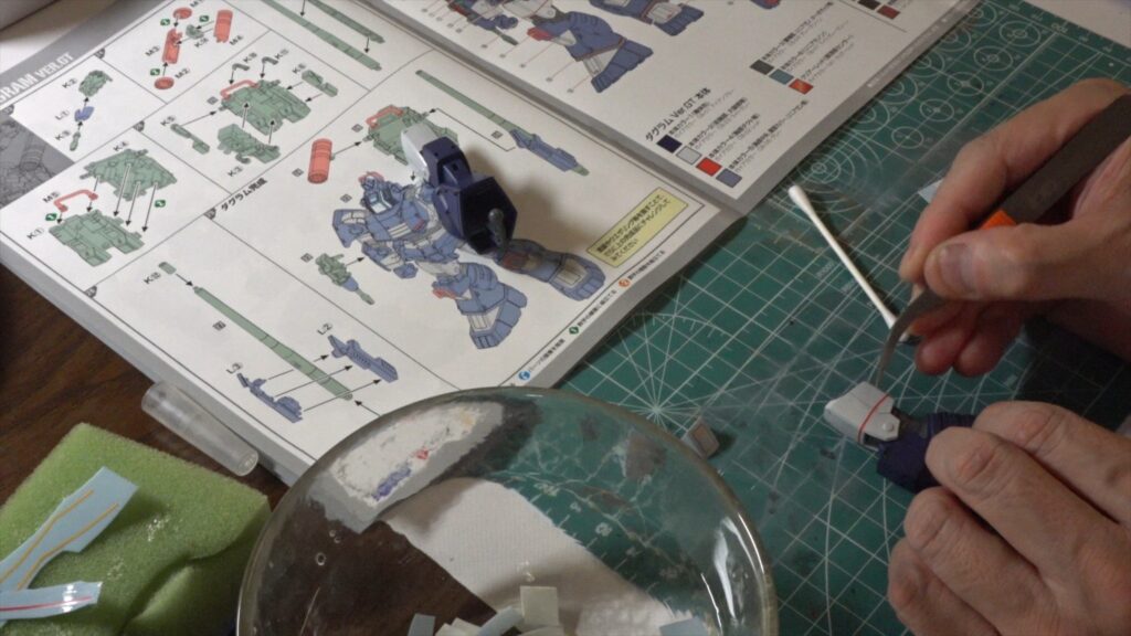 マックスファクトリー1/72 コンバットアーマー ダグラム Ver.GT （太陽の牙 ダグラム）を塗装作成します。④スミ入れと、デカールを貼り付けますの画像