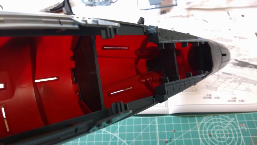 1/500 宇宙戦艦ヤマトを塗装して電飾作成する。その8、LEDを組込むためにエンジンなどを掘削していきます。(Arduino Uno R4 Minima、バンダイ(BANDAI))の画像