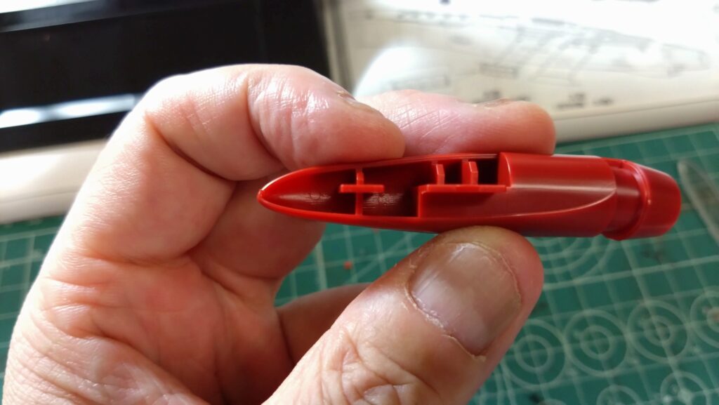 1/500 宇宙戦艦ヤマトを塗装して電飾作成する。その8、LEDを組込むためにエンジンなどを掘削していきます。(Arduino Uno R4 Minima、バンダイ(BANDAI))の画像