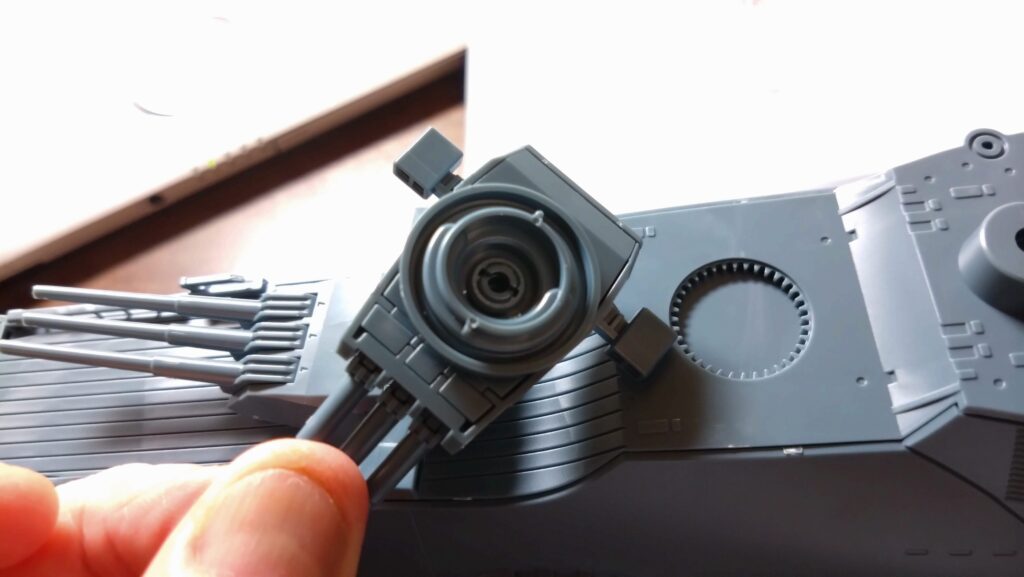 バンダイ(BANDAI)1/500 宇宙戦艦ヤマトを塗装して電飾作成する。その3砲塔配線プラン編の画像