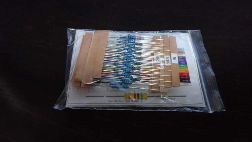 1/500 宇宙戦艦ヤマト(バンダイ)を塗装して電飾作成する。その5、電子工作基本キット開封、テスト編(Arduino Uno R4 Minima)の画像