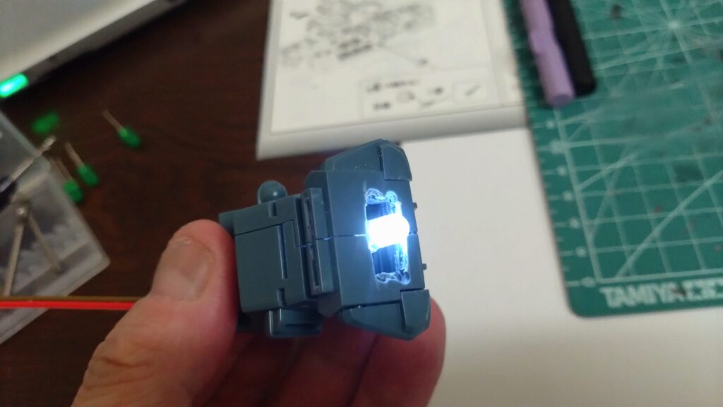 1/500 宇宙戦艦ヤマトを塗装して電飾作成する。その7、LEDを組込むための穴あけ加工等を施していきます。(Arduino Uno R4 Minima、バンダイ(BANDAI))の画像