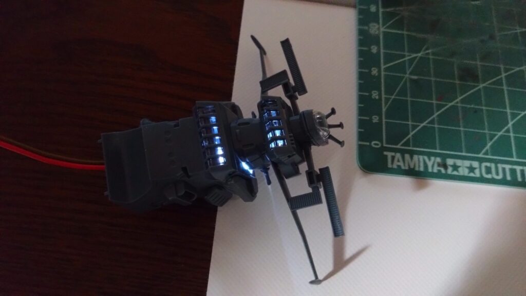 1/500 宇宙戦艦ヤマトを塗装して電飾作成する。その7、LEDを組込むための穴あけ加工等を施していきます。(Arduino Uno R4 Minima、バンダイ(BANDAI))の画像