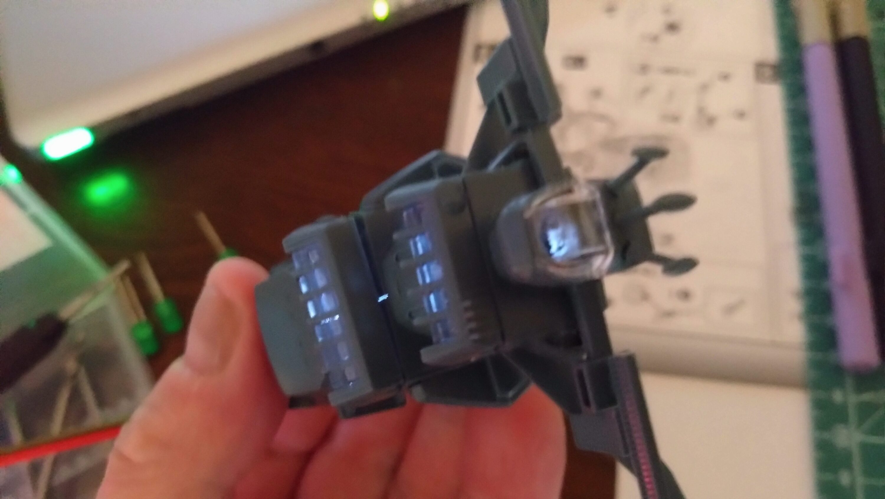 1/500 宇宙戦艦ヤマトを塗装して電飾作成する。その7、LEDを組込むための穴あけ加工等を施していきます。（Arduino Uno R4 Minima、バンダイ（BANDAI））の画像