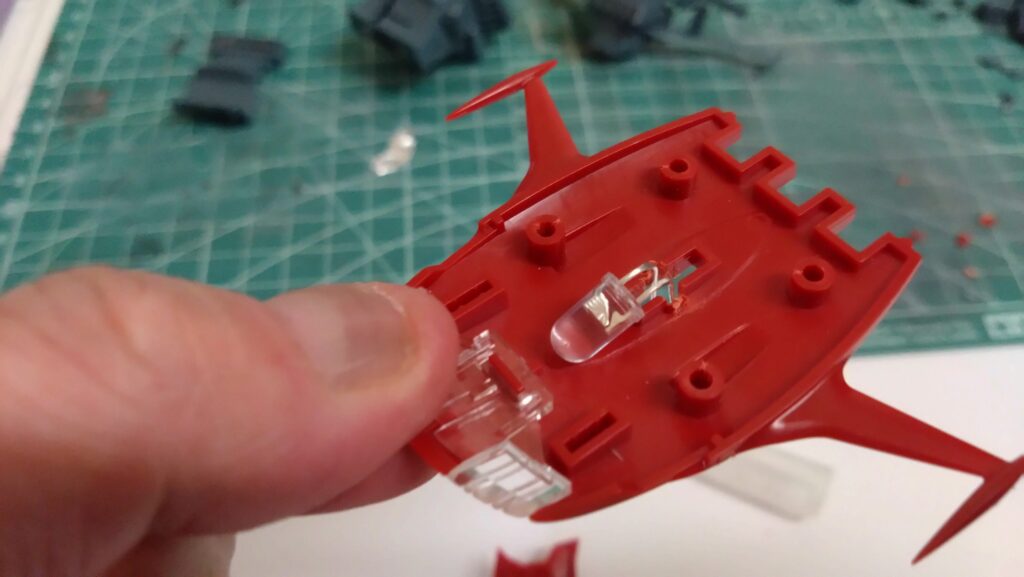 1/500 宇宙戦艦ヤマトを塗装して電飾作成する。その7、LEDを組込むための穴あけ加工等を施していきます。(Arduino Uno R4 Minima、バンダイ(BANDAI))の画像