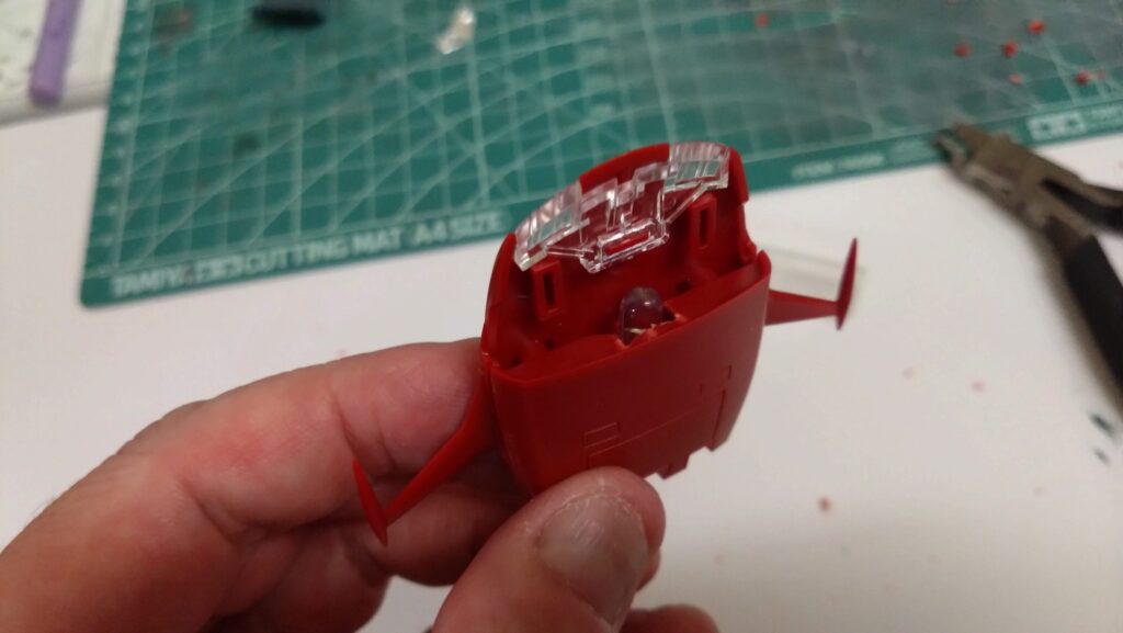 1/500 宇宙戦艦ヤマトを塗装して電飾作成する。その7、LEDを組込むための穴あけ加工等を施していきます。(Arduino Uno R4 Minima、バンダイ(BANDAI))の画像