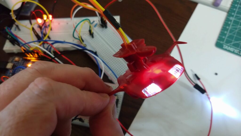 1/500 宇宙戦艦ヤマトを塗装して電飾作成する。その7、LEDを組込むための穴あけ加工等を施していきます。(Arduino Uno R4 Minima、バンダイ(BANDAI))の画像