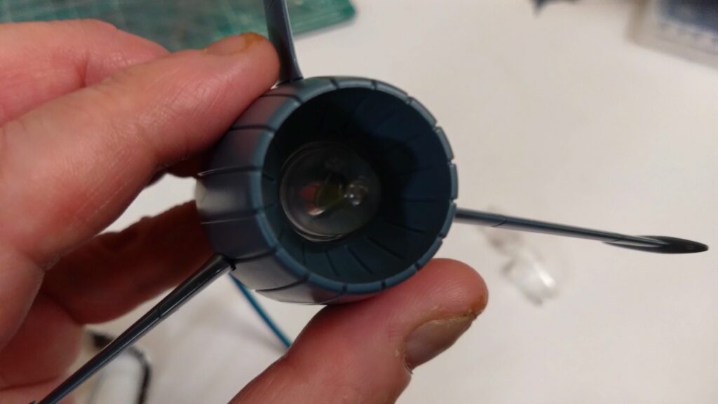 1/500 宇宙戦艦ヤマトを塗装して電飾作成する。その8、LEDを組込むためにエンジンなどを掘削していきます。(Arduino Uno R4 Minima、バンダイ(BANDAI))の画像