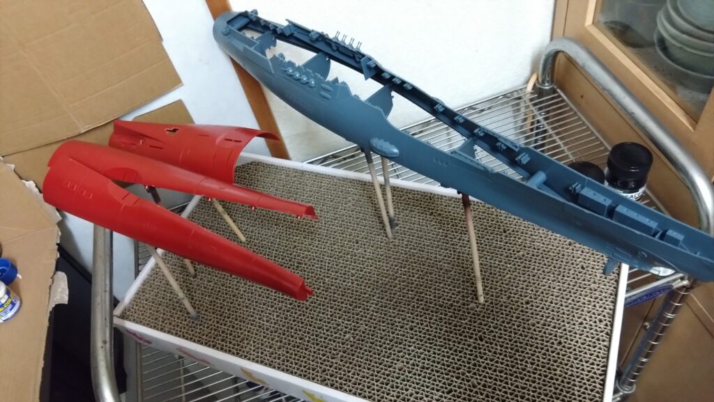 1/500宇宙戦艦ヤマトの船体塗装作業の画像