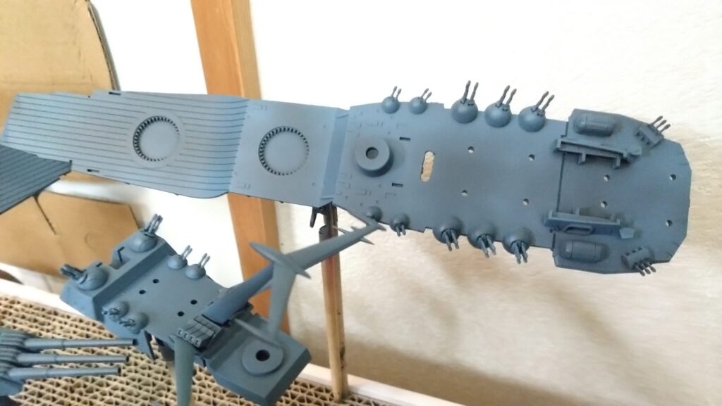 1/500宇宙戦艦ヤマトの船体塗装作業の画像