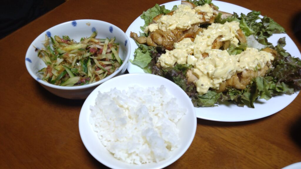 鶏むね肉de焼きチキン南蛮ときゅうりの梅おかか和え(細切りVer)の画像